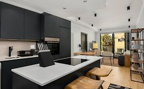 Luxury Green Point Apartment With Backup Power